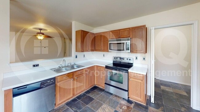 Photo - 1932 Foxfield Way
