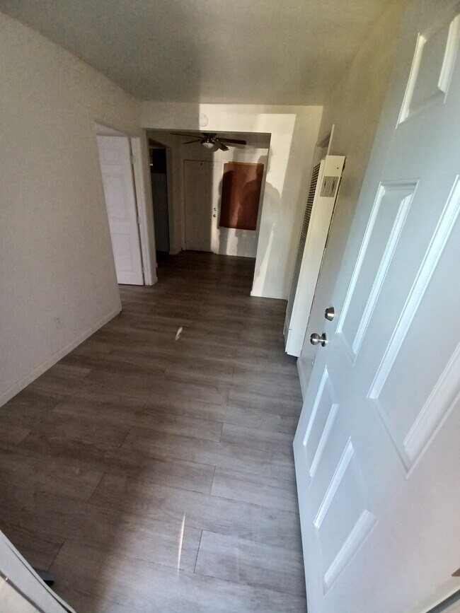 45045-45047 Redwood Ave