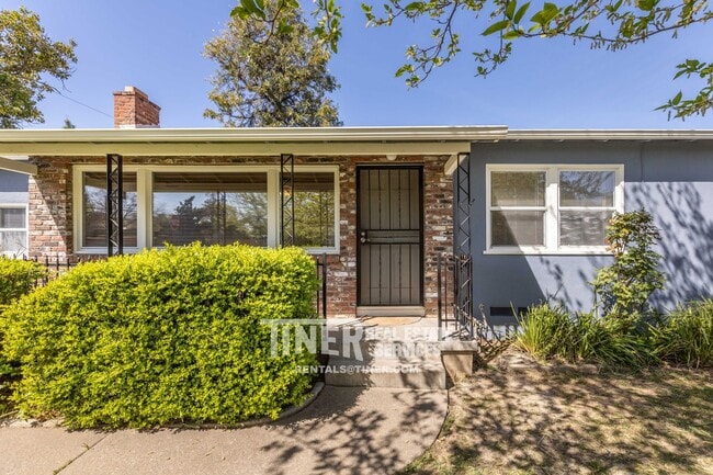 Photo - 2501 Laurence Ave