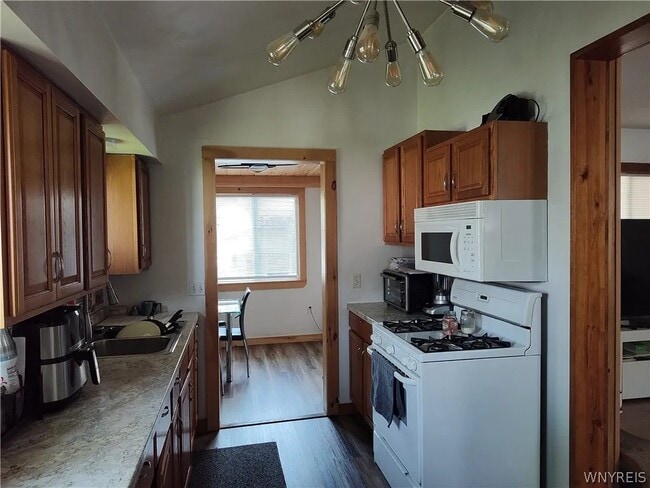 Photo - 3669 5th St