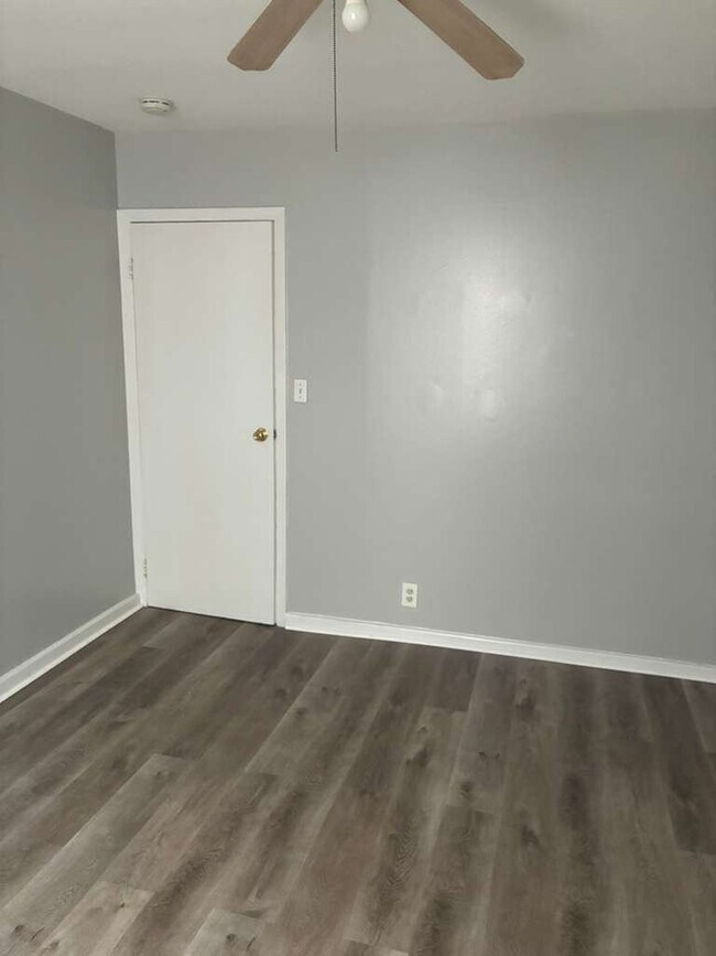 Photo - 280 Hawthorne Ave Unit Apt 6