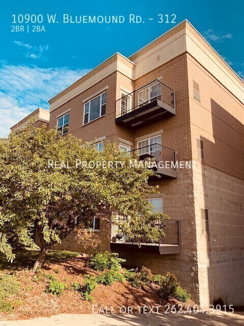 Photo - 10900 W Bluemound Rd