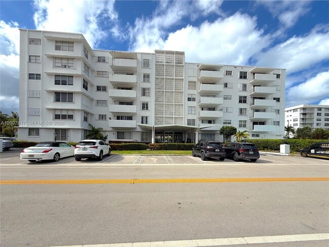 Photo - 1075 92nd St Unidad 2