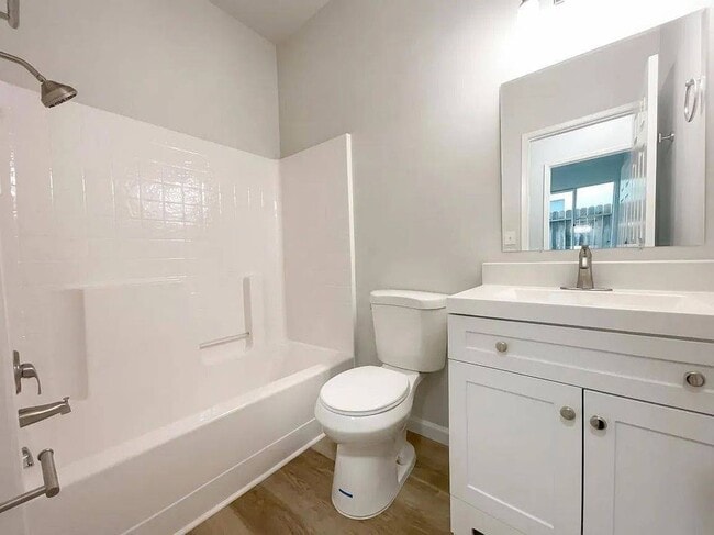 Photo - 108 Austin Dr