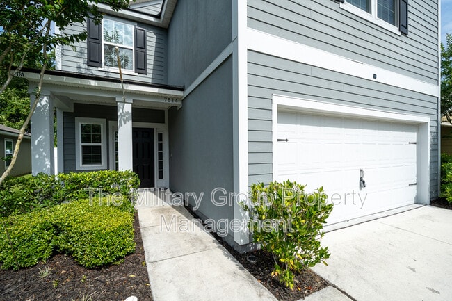 Photo - 7814 Meadow Walk Ln