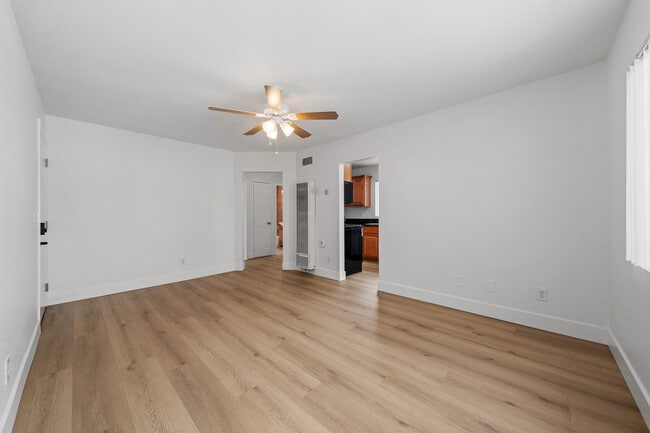Sala de estar - 4654 33rd St Unidad 12