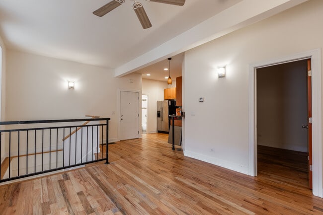 Building Photo - 2835 N Damen Ave Unit 1