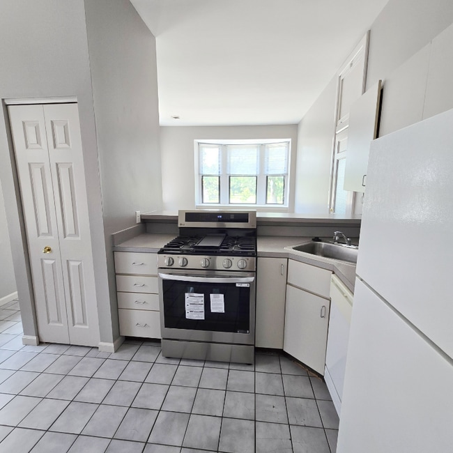 3010 S Grand Blvd Unidad 2S