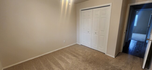 Photo - 468 N River Rock Dr House
