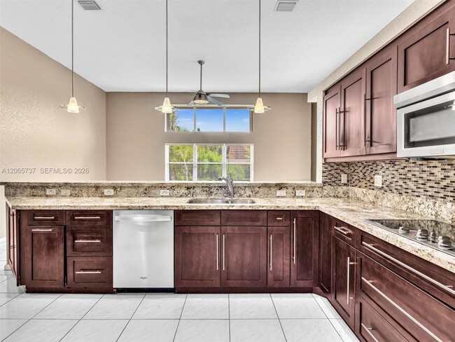 Photo - 11335 Lakeshore Dr