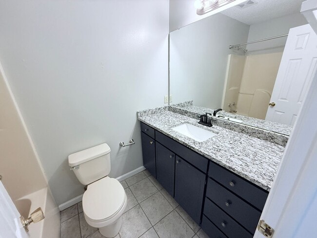 1001 Creekside Pl