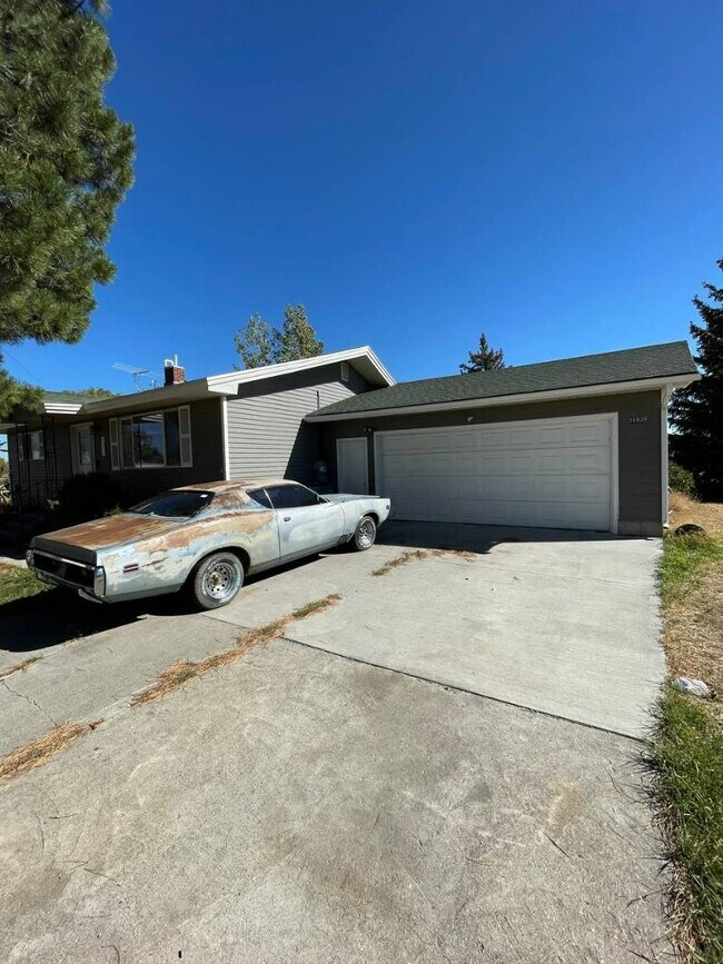 Photo - 3892 E 200 Rd N