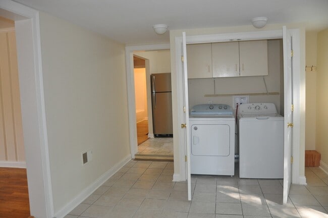 1211 Devonshire Ave