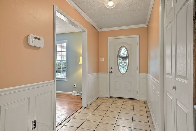 Photo - 185 Woodland Cir