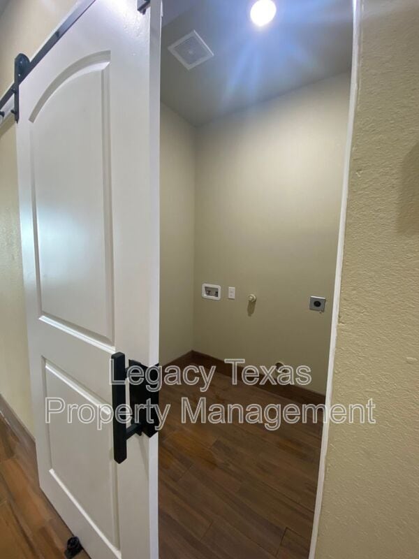 Photo - 105 Sabine Ave