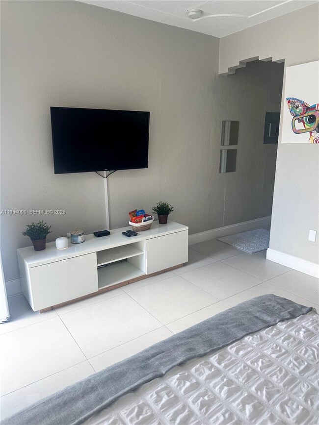 Photo - 1265 SW 6th St Unit 14