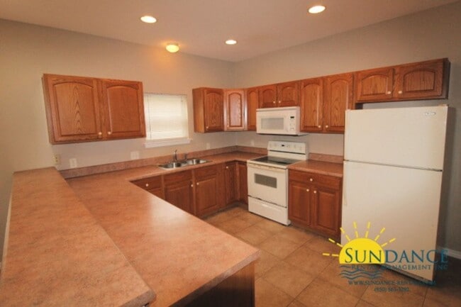 Photo - Beautiful 3 Bedroom Home With A Community Pool