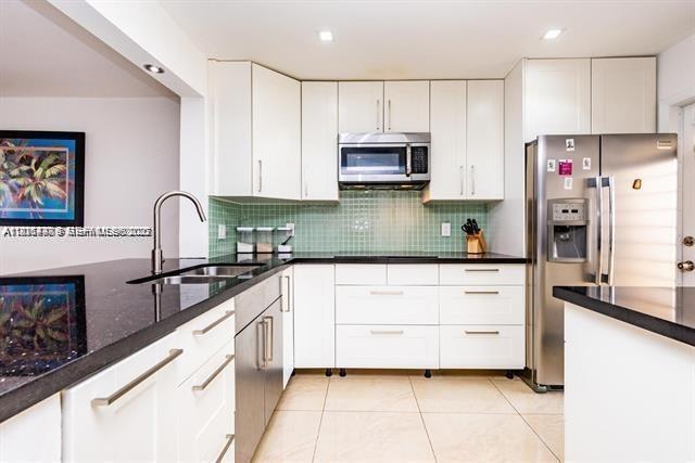 Building Photo - 2081 S Ocean Dr Unit 411