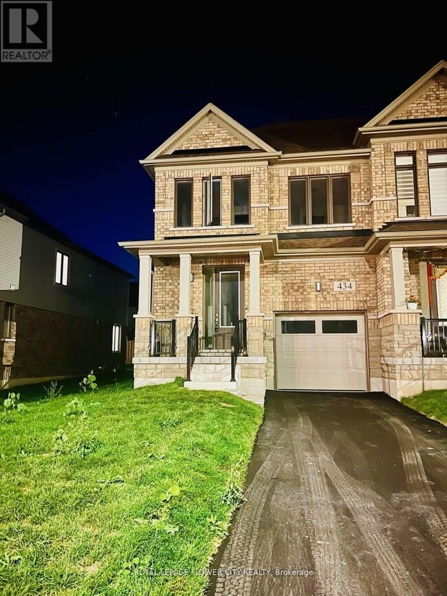 Photo - 434 Robert Woolner St