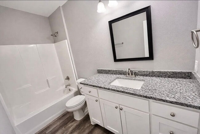 Photo - 2109 Bluebonnet Ave