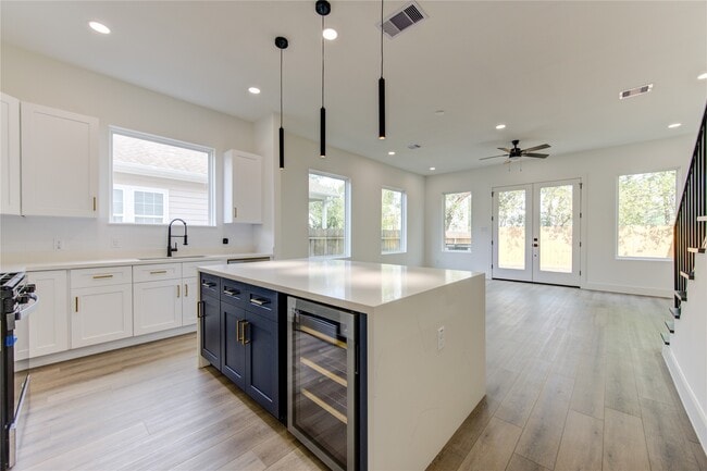 Photo - 3639 Rebecca St