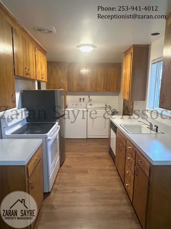 Photo - 186 - Steel Lake Home- Great Location!