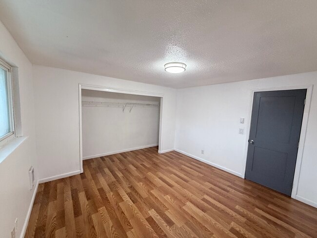 Photo - 3901-3912 12th St SW