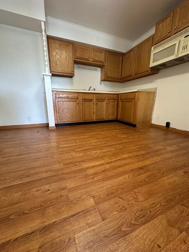100 Woodland Rd Unit 2