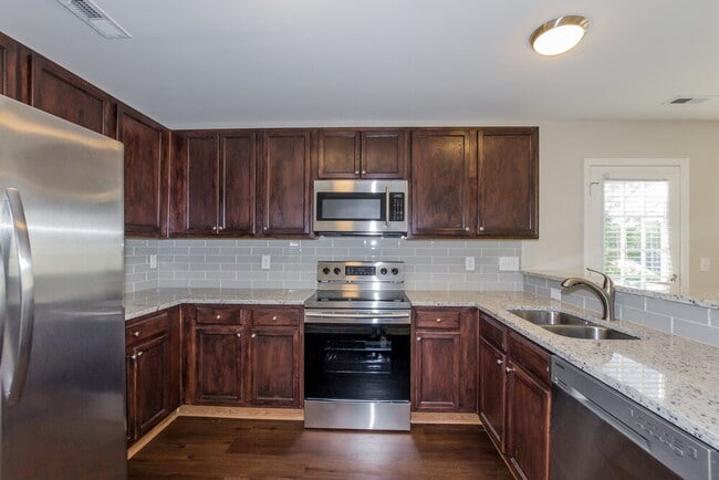 Photo - 1041 Ramsgate Dr SW