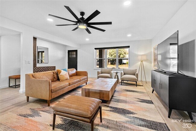 Photo - 2806 W Highland Dr