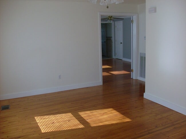 Living room - 304 S Broad St