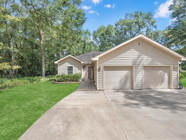 Building Photo - 19666 Village Forest Dr Rental