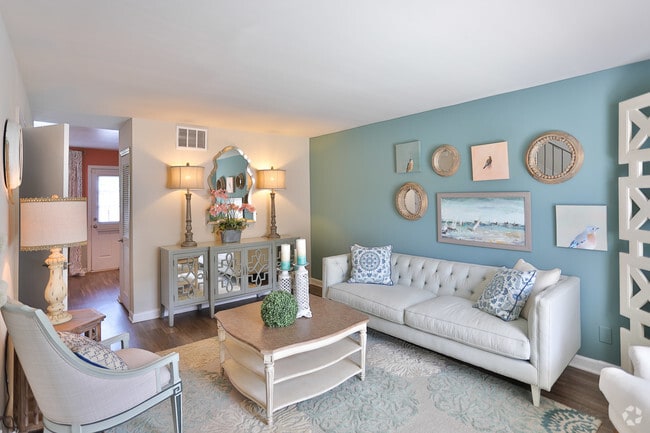 2BR, 1.5BA - Townhome - Pinehurst On Providence