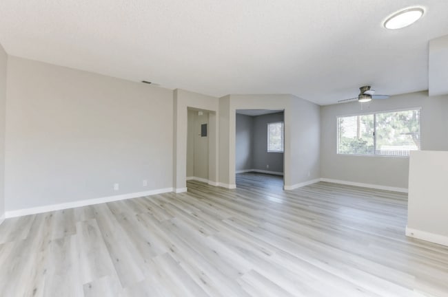 Gladstone Ridge Apartments
