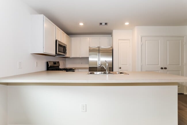 Photo - 423 Jewett Meadow Dr