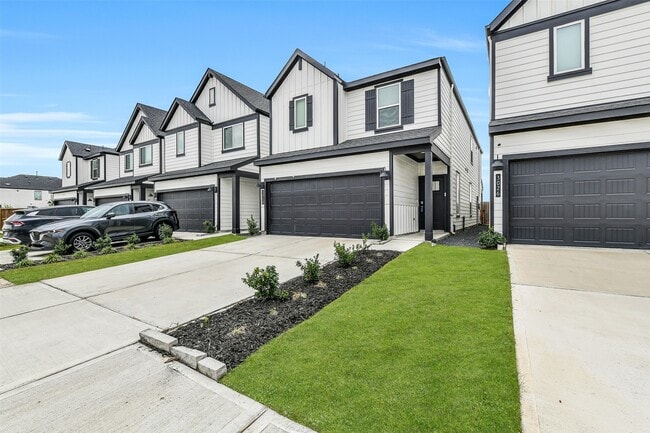 Photo - 3028 Crown Gate Dr