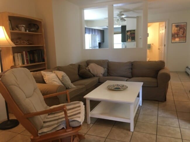 Photo - 85 Cosey Beach Ave Unidad 1