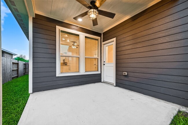 Photo - 7927 Tindarey Maple Trace