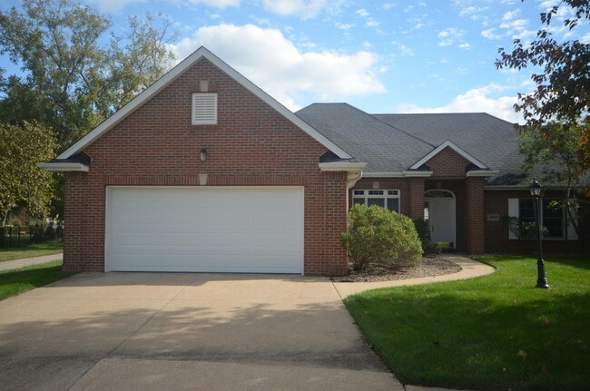 Building Photo - 4900 Royal Lytham Dr