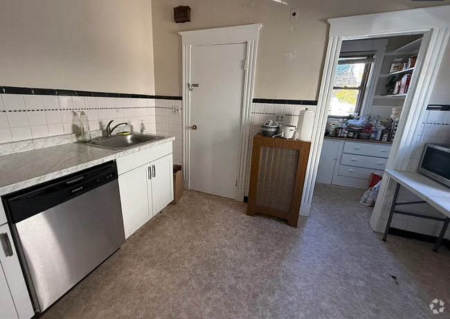 Building Photo - 55 Frederick Ave Unit 2 Rental