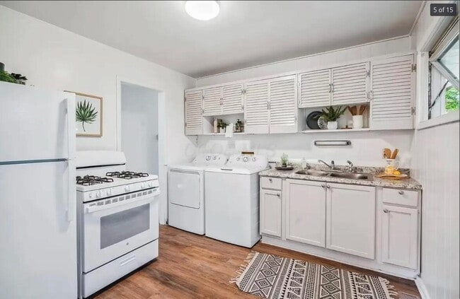 Photo - 1644 Eastbrook Dr S