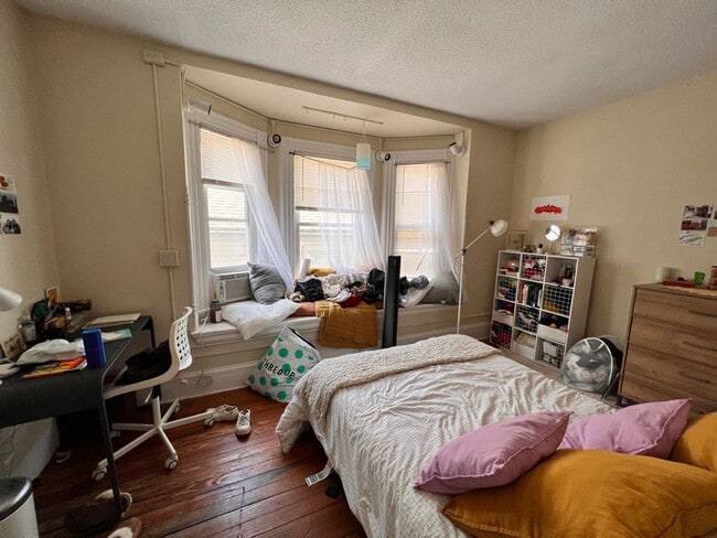 Photo - 65 Edgewood Ave Unit 2