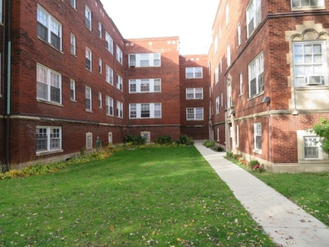 Building Photo - 1712 W Albion Ave Rental