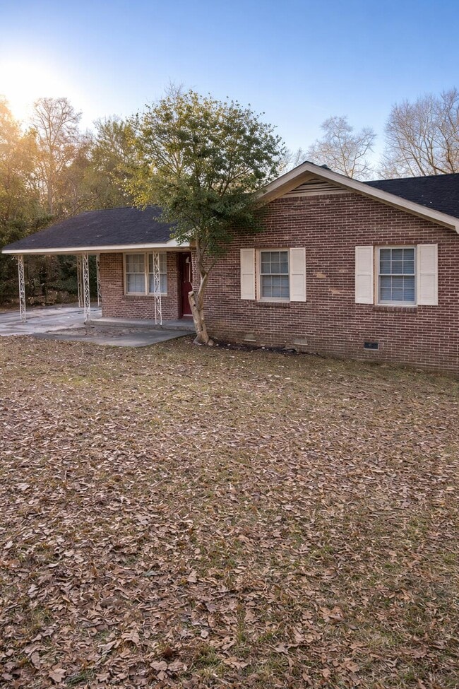 Building Photo - 5442 Oakcrest Rd