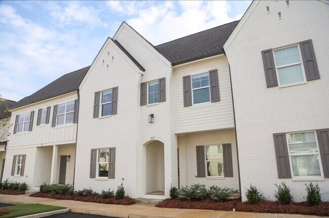 346 Windsor Dr N Unit 703 South Grove Dr