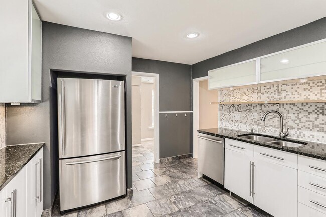 Photo - 777 S Logan St