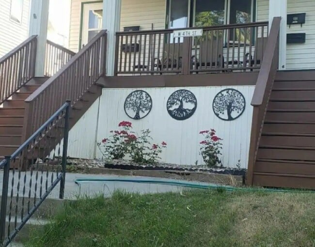 Photo - 811 W 4th St