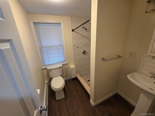 Photo - 42 Hasbrouck St Unidad A