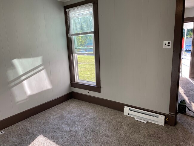 Photo - 362 N Line St