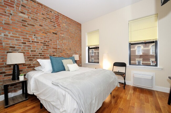 Building Photo - 137 MacDougal St Unit ID1323956P